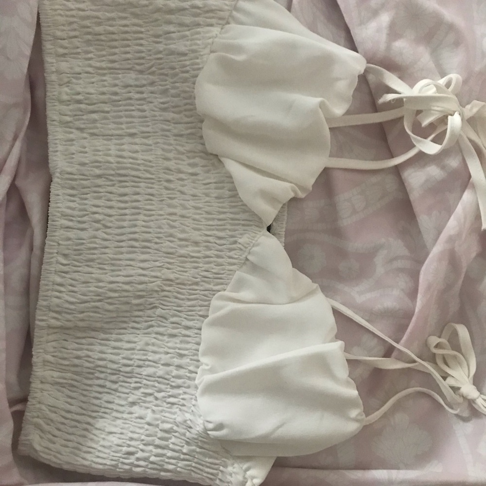 Cute bare white nasty gal crop top!